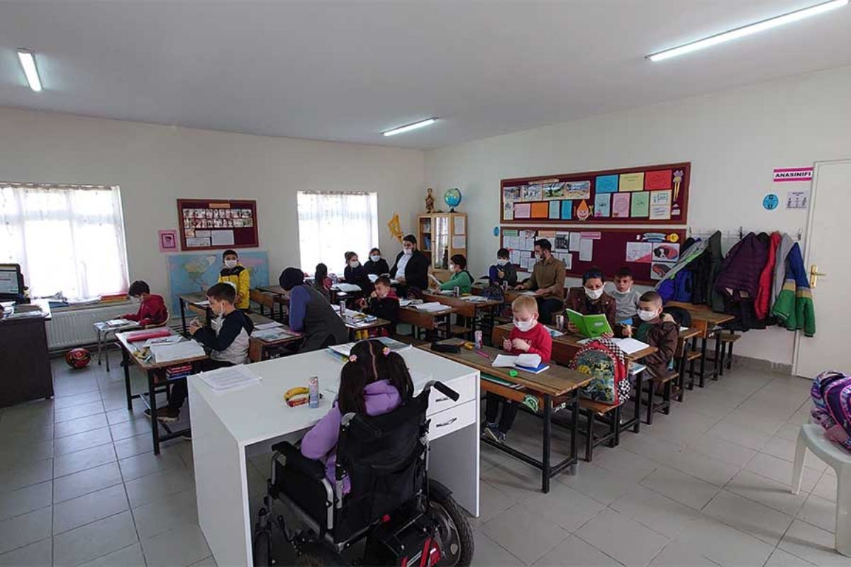 Köy Okullarına Destek Projesi